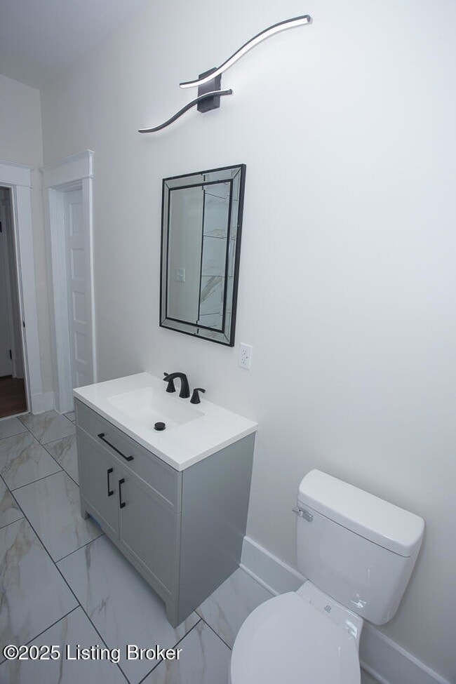 Building Photo - 730 S 38th St