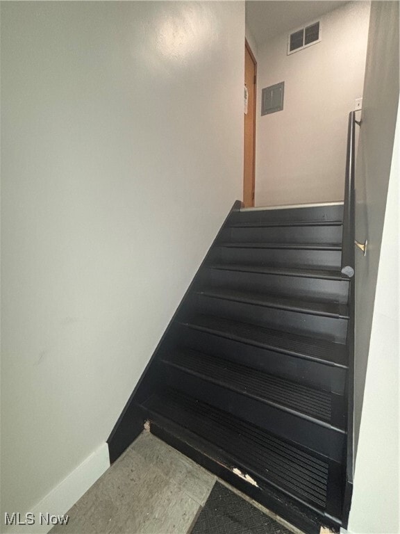 Building Photo - 1048 E State St