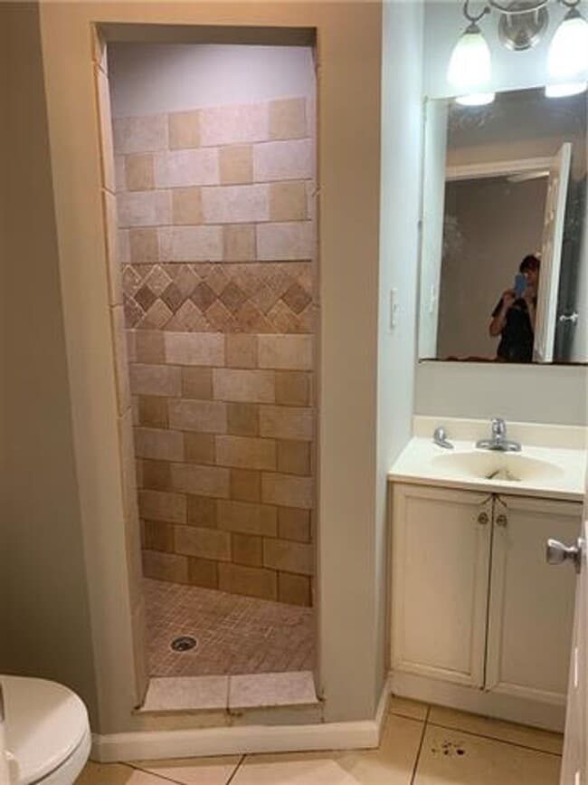 Building Photo - Cleveland Street