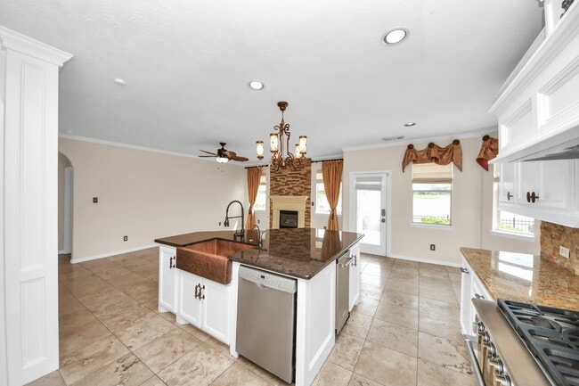 Building Photo - 1805 Jasmine Hollow Ln