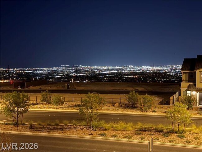 Building Photo - 1741 N Desert Foothills Dr