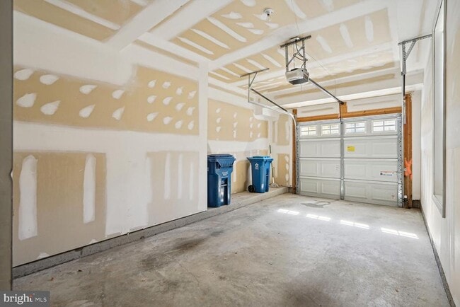 Building Photo - 43085 Thoroughfare Gap Terrace