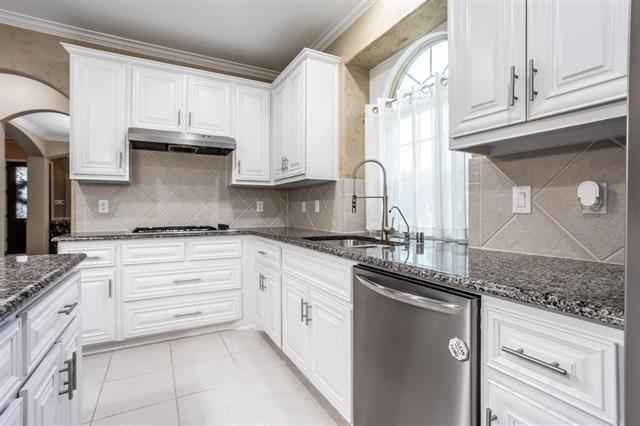 Building Photo - 1514 McArthur Dr