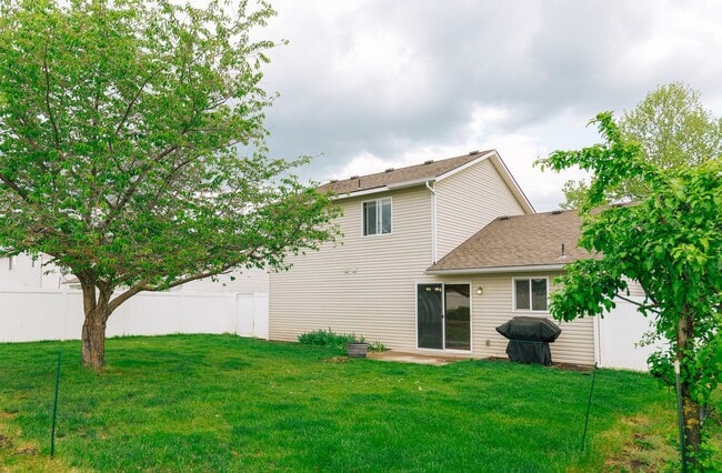 Building Photo - Home In the Landings