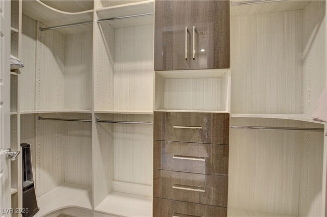 Building Photo - 6300 Clovis Point St