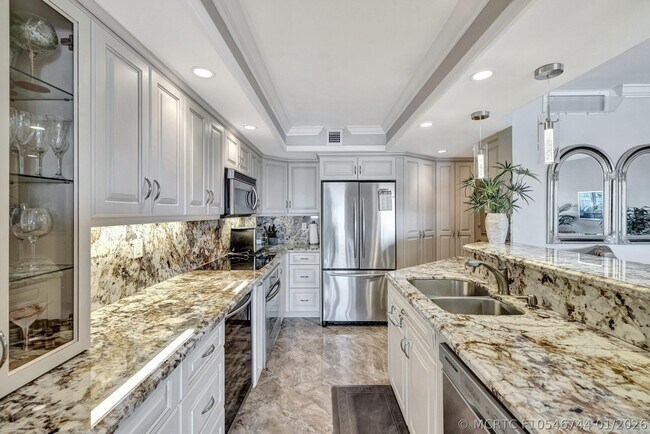 Building Photo - 2100 S Ocean Dr