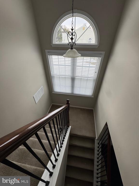 Building Photo - 17 Parkview Way