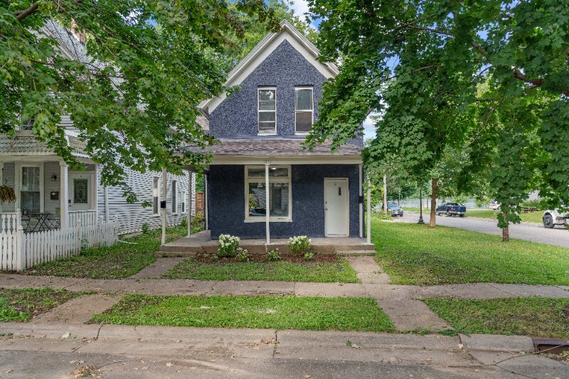 Primary Photo - 1039 Victoria St N