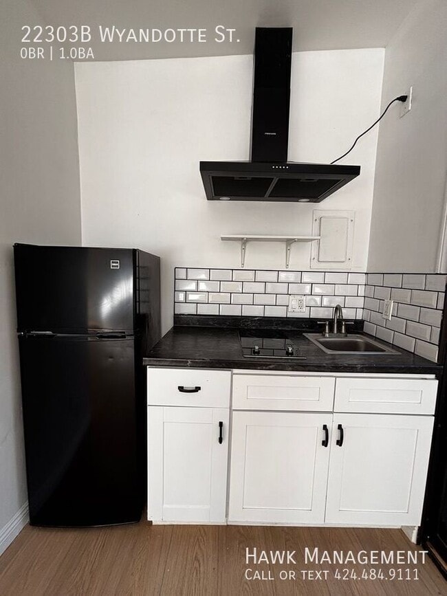 Building Photo - 22303 Wyandotte St