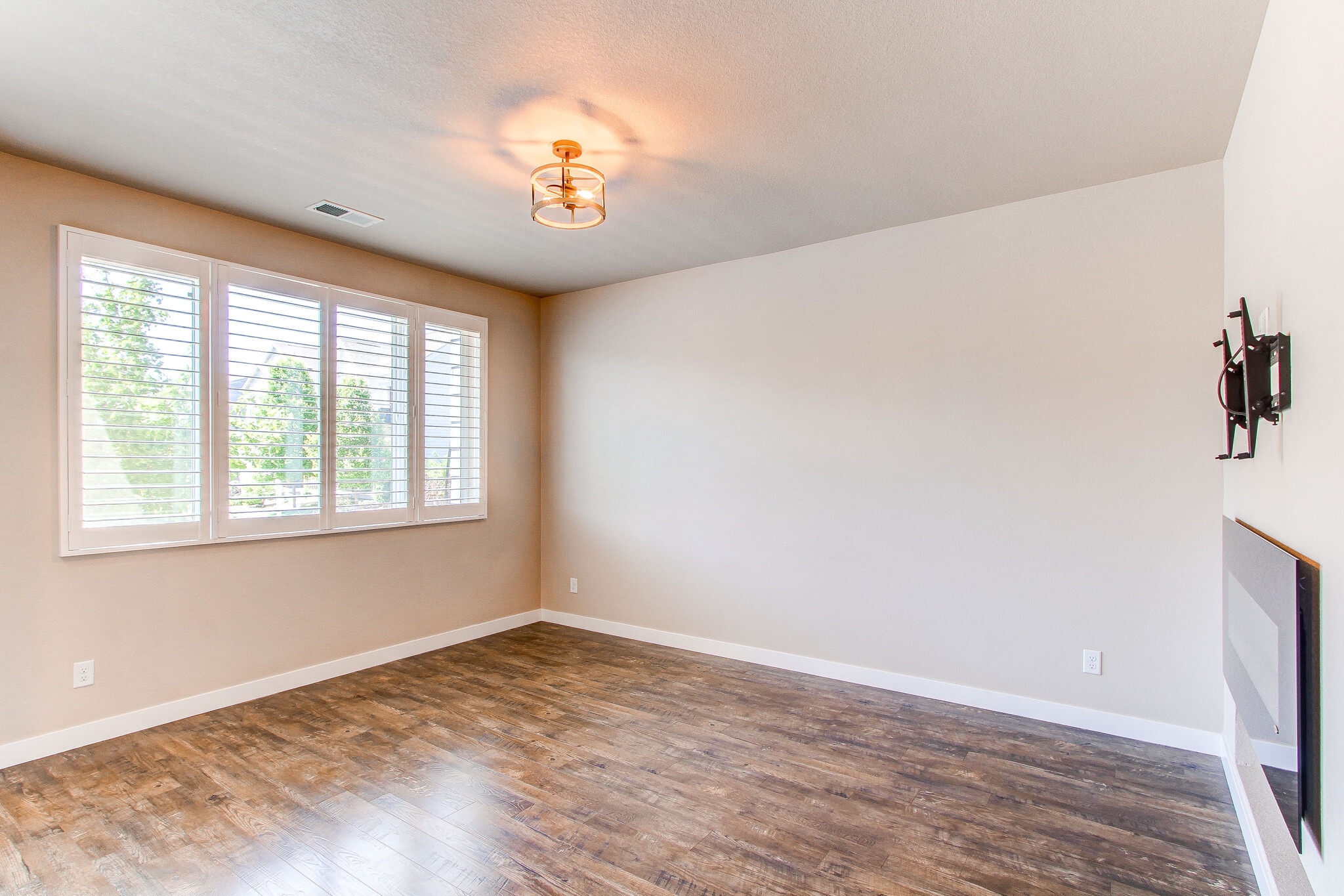 Large living room - 1745 W 66th Ave