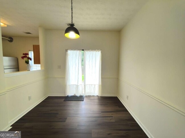 Building Photo - 619 Kenridge Way