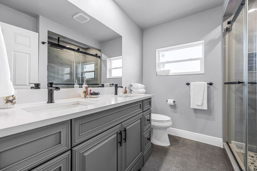 Building Photo - 6403 S Hwy A1A