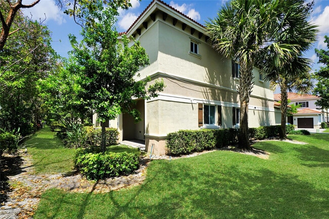 Building Photo - 378 NE 47th Pl