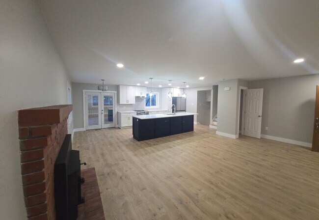 Building Photo - Stunning 5-Bedroom Home on Nearly 1 Acre – Fully Fenced w/ Treehouse | Indian Meadows | Coeur d’A...