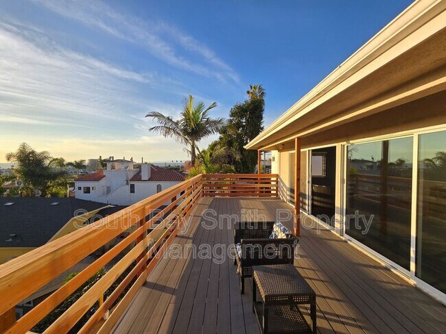 Building Photo - 509 N Helberta Ave