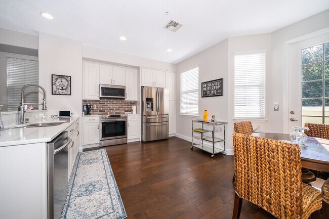Building Photo - Baldwin Park Townhouse