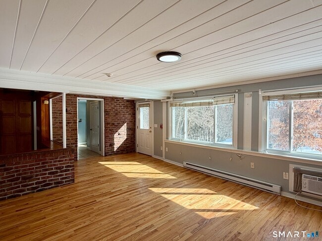 Building Photo - 25 Plymouth Rd