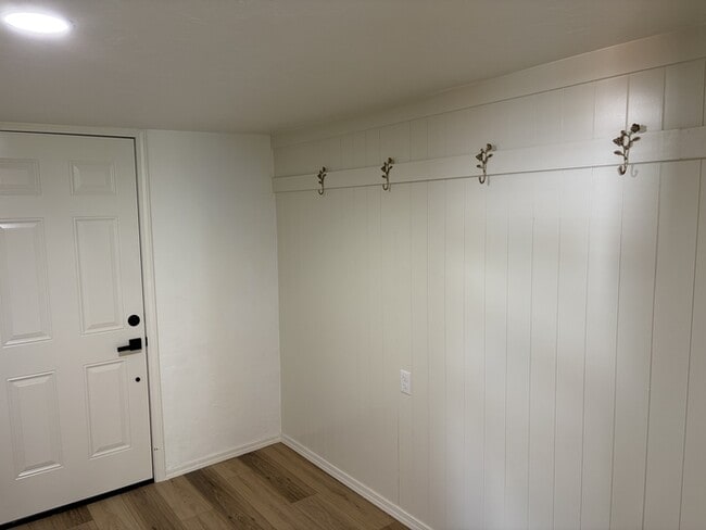 Building Photo - 411 E Showalter Dr