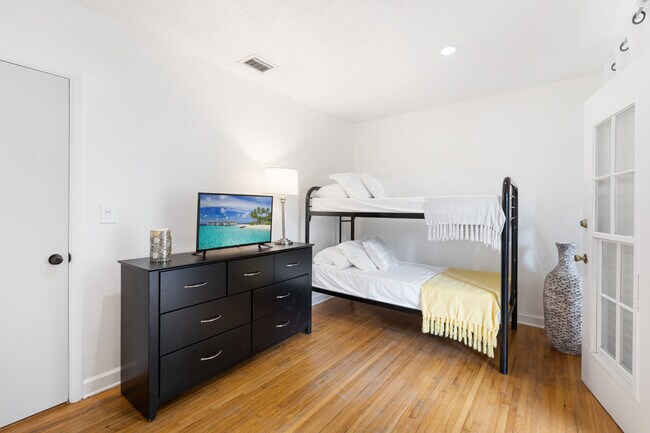 Guest room #3 with bunkbeds - 25 NW 95th St