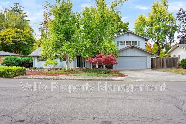 Primary Photo - 3385 Camellia Dr S
