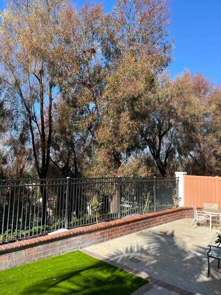 Building Photo - 28277 Via Luis