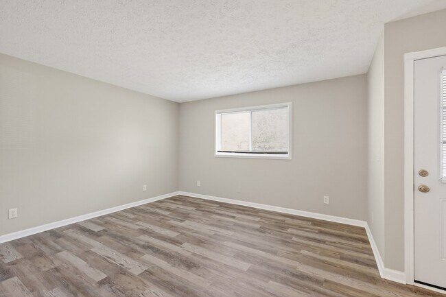 Building Photo - 601 E Grundy St