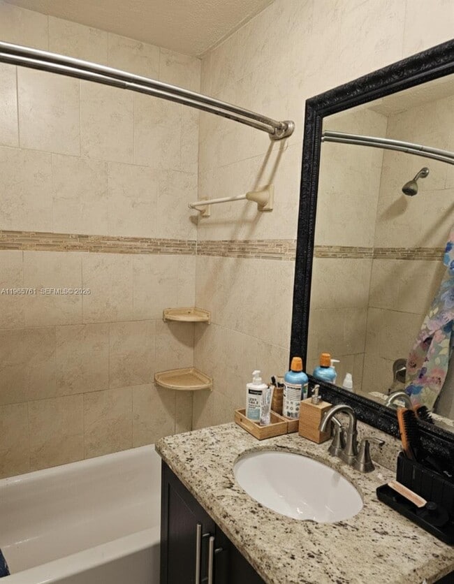 Building Photo - 7509 SW 26th Ct