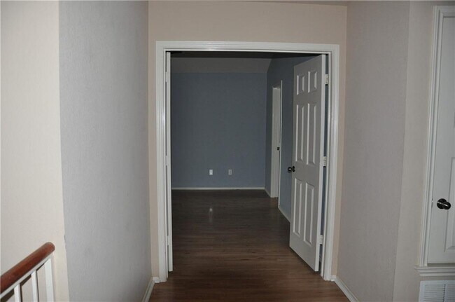 Building Photo - 1501 Big Thicket Dr