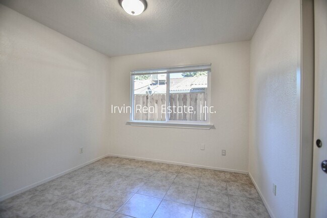 Building Photo - 3818 Otto Dr