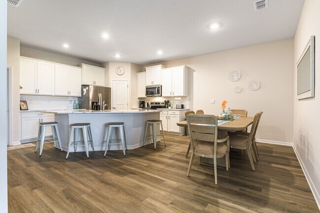 Building Photo - Available April 2026 - Turn Key Furnished 3 Bed, 2 Bath Home in Star Farms - MUST BE SEEN!