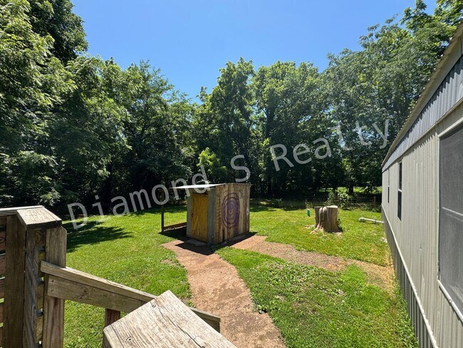 Building Photo - Nice & Clean Mobile Home for Lease!