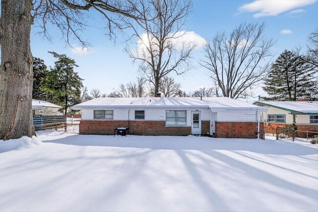 Building Photo - 2321 Noll Dr