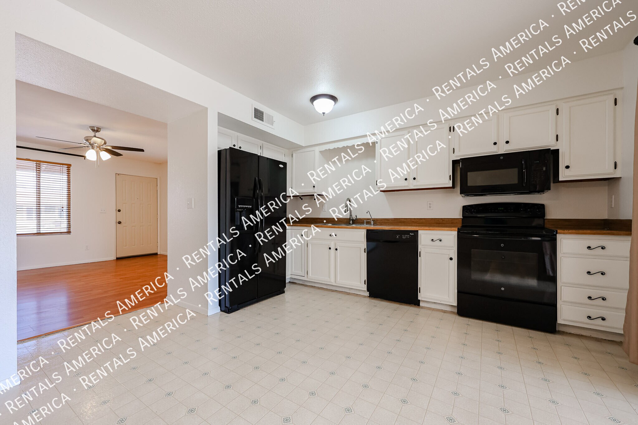 Building Photo - 719 W Palomino Dr