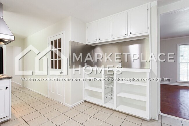 Building Photo - 4477 Glenhaven Dr