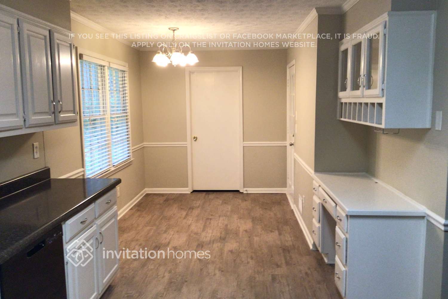 Building Photo - 1501 Sundale Dr