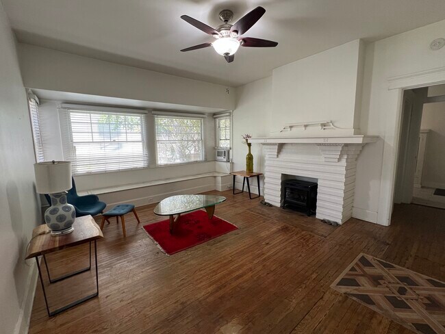 living room - 105 S El Molino Ave