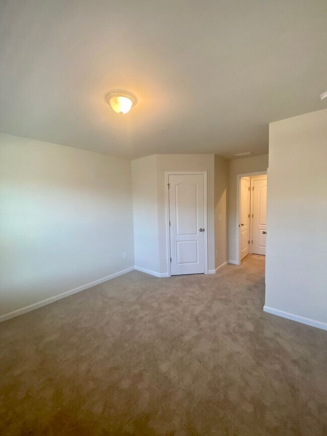 Building Photo - 3BR/2.5BA TOWNHOME IN INDIAN LAND SC