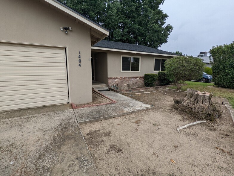 Building Photo - 1404 W Cambridge Ave