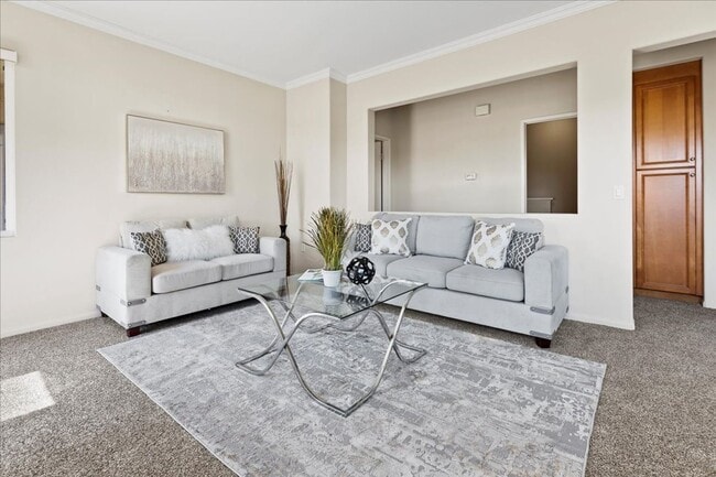 Building Photo - $3,456 - 2 Bed / 2 Bath Stunning Corner Un...