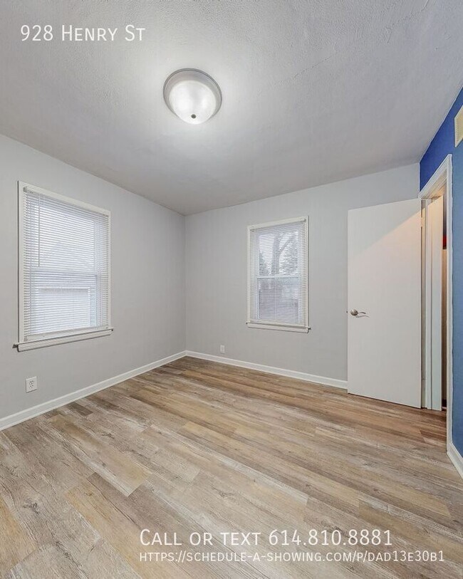 Building Photo - 928 Henry St