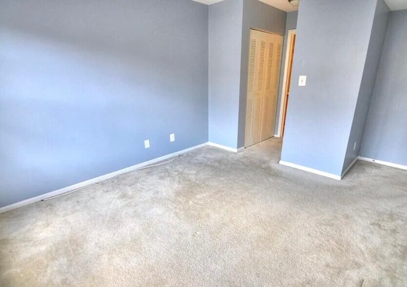 Building Photo - 1707 Ascot Way