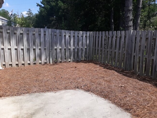 Building Photo - Delightful Two Bedroom Two Full Bath Home!
