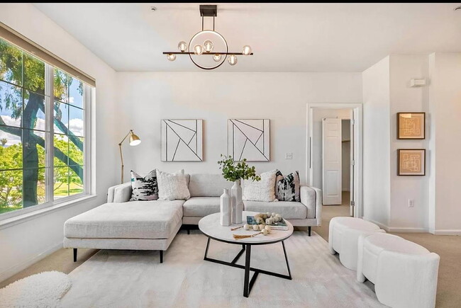 Building Photo - "Chic 1-Bed Oasis in San Jose with Hardwoo...
