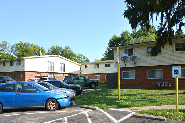 Building Photo - Clovernook Apartments