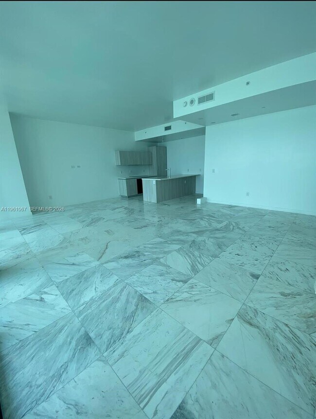 Building Photo - 480 NE 31st St