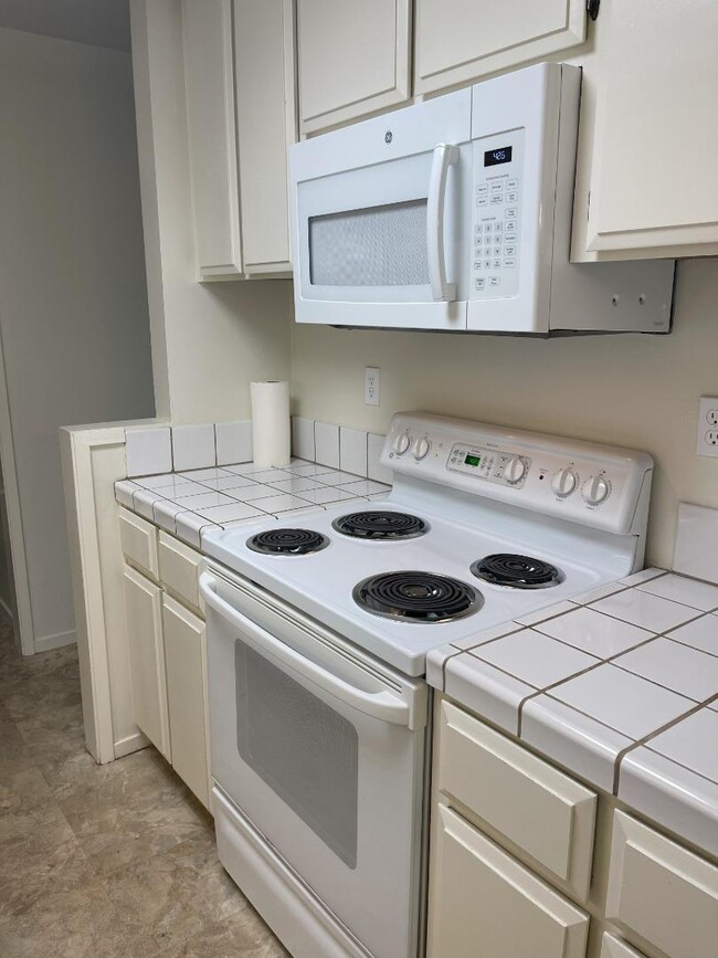 Building Photo - 3316 Brittan Ave