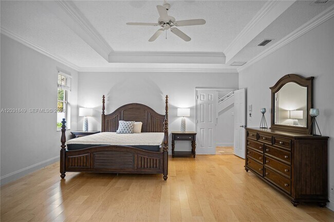 Building Photo - 7759 La Corniche Cir