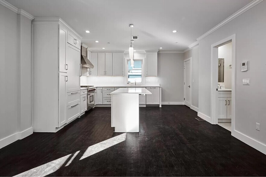 Building Photo - 57 Hurley St