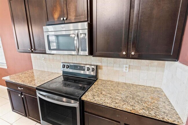 Building Photo - 625 Silverthorn Pl