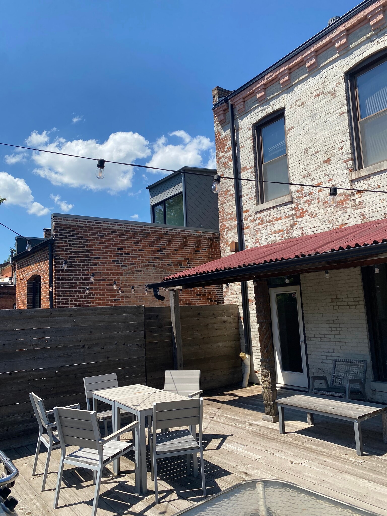 Building Photo - 900 Hickory St